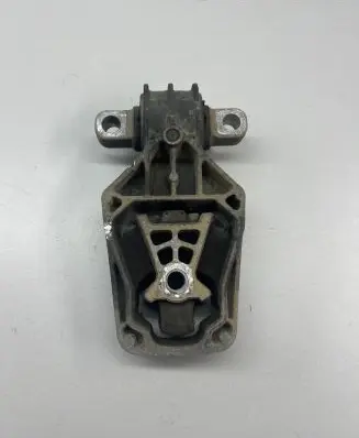 Mercedes-Benz A W176 Engine mount bracket A2462401209 ENAC46000
