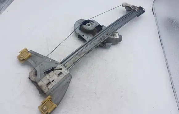 Toyota Aygo AB10 Front door window regulator motor 400842B 0842