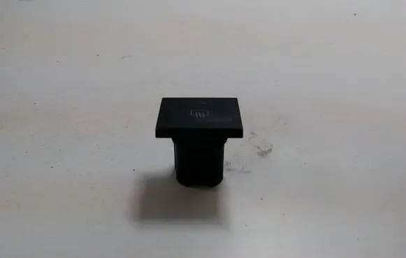 Ford Focus C-MAX Windscreen/window heater switch