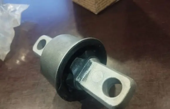 Jeep Grand Cherokee (WK) Gearbox mount CRAB036