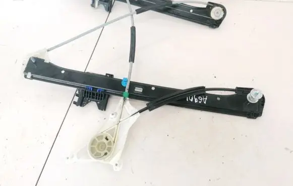 Audi A3 S3 8V Sliding door window regulator with motor 8V4837462 A001469677