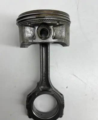 Infiniti FX Piston with connecting rod 8J10 4WO