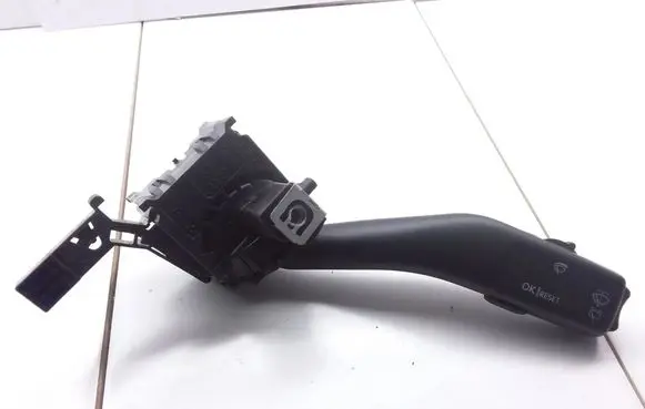 Skoda Octavia Mk2 (1Z) Wiper control stalk 1K0953519A 01203506