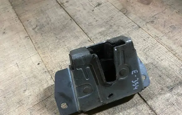 Mercedes-Benz ML W163 Tailgate/trunk/boot lock/catch/latch A1637400235 1637400235