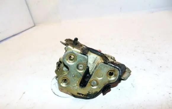 Nissan Terrano Rear door lock 8250283G00