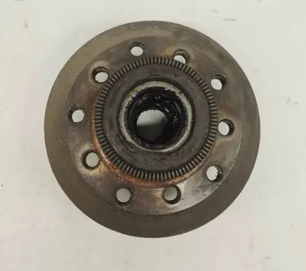 Mercedes-Benz 380 560SEC C126 Front wheel hub 1163343401 A1163343401