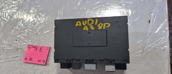 Audi A3 S3 8P Comfort/convenience module 8P0907279E