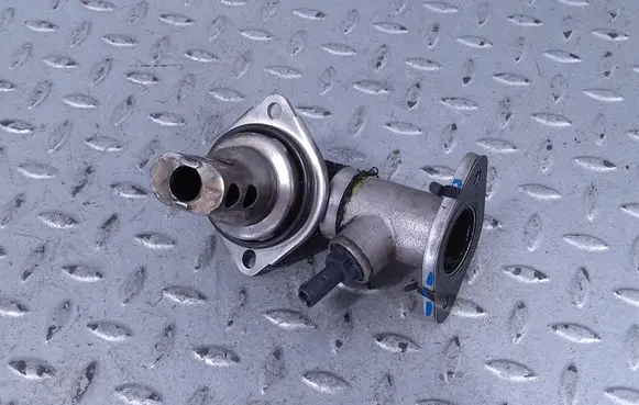 Land Rover Defender EGR valve line/pipe/hose LR125541 LR075629 K6D39F468BA