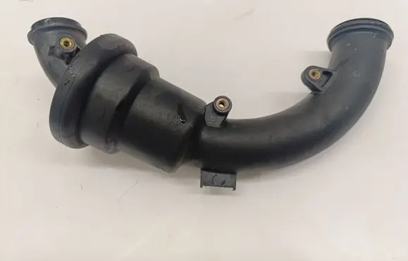 Mercedes-Benz CLA C117 X117 W117 Intercooler hose/pipe A6511400387