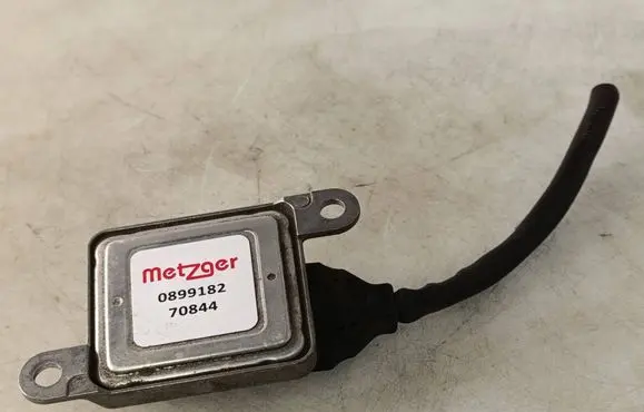 BMW 1 E81 E87 Lambda probe sensor 0899182 70844
