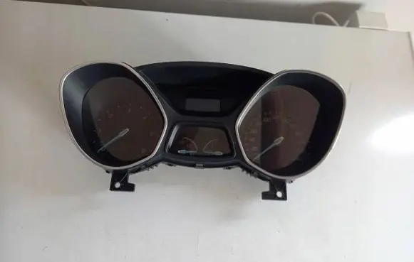 Ford Focus Speedometer (instrument cluster) DM5T10845DCE 12182029