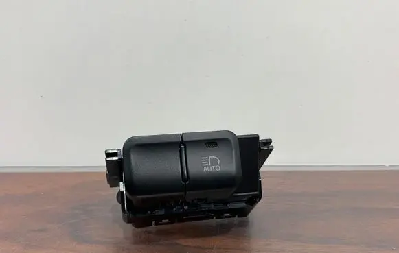 Toyota Prius (XW50) Light switch 5013B76C 75H500