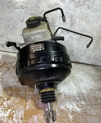 BMW 1 E81 E87 Brake booster 6759450