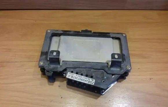 Volkswagen PASSAT B4 ABS control unit/module 1H0907379D