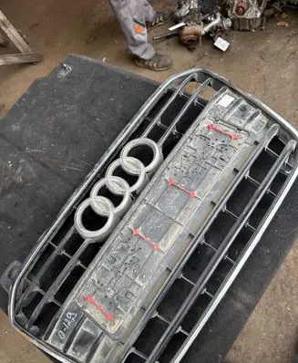 Audi A6 S6 C7 4G Front bumper upper radiator grill 4G0853651