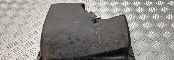 Opel Vectra C Air filter box cover 55350912 382131589