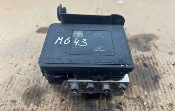 Alfa Romeo Giulietta ABS Pump 51983920 001110022004 10022004014