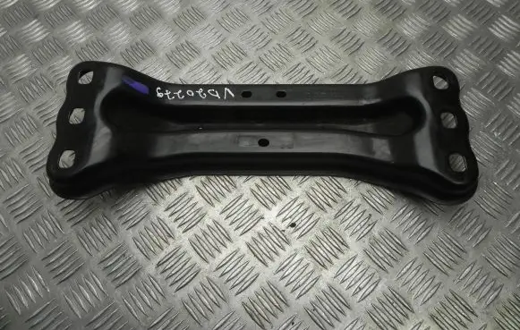 Mercedes-Benz C AMG W205 EGR valve cooler bracket A2052420901