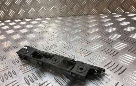 Volkswagen PASSAT B6 Front bumper mounting bracket 3C0807184