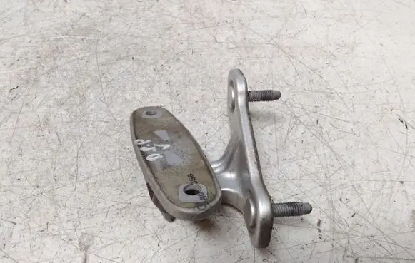 Mercedes-Benz E W212 Front door upper hinge