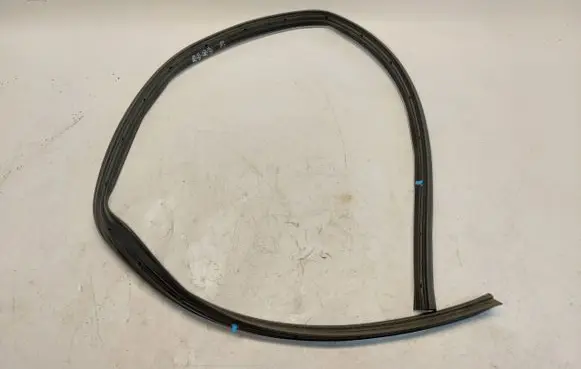 Audi RSQ3 Sliding door rubber seal 83A833178JLK01