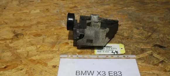 BMW X3 E83 Engine mount bracket