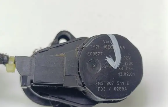 Ford Galaxy Air flap motor/actuator 7M3907511E