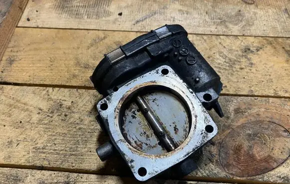 Mercedes-Benz E W211 Throttle valve A1121410125 1121410125