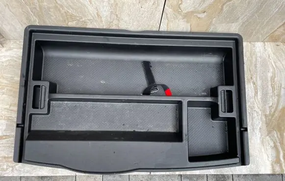 Maserati Levante Glove box in trunk 670040700