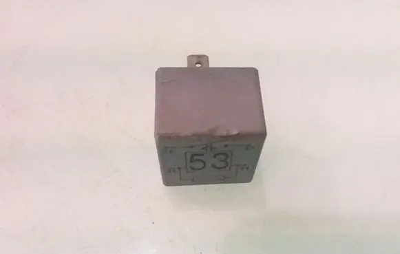 Volkswagen PASSAT B5 Other relay 141951253B 20240072