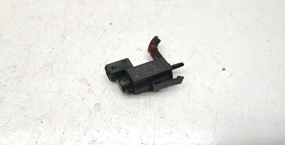 BMW 3 E90 E91 Vacuum valve 7810831 70231800