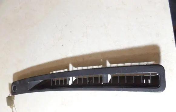 Infiniti G20 Dashboard air vent grill cover trim 687433J100
