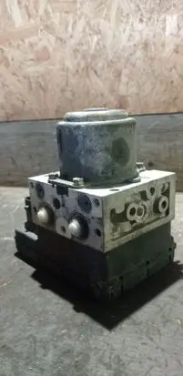 Toyota Corolla Verso E121 ABS Pump 4451013070