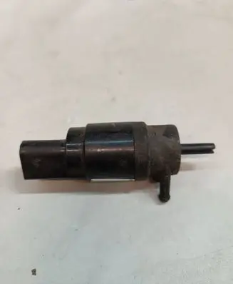 BMW 5 E60 E61 Windscreen/windshield washer pump 00684804
