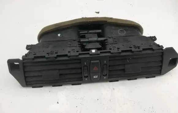 BMW 5 E60 E61 Dash center air vent grill 6910734 7009275