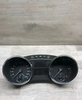 Mercedes-Benz R W251 Speedometer (instrument cluster) A2515408147 A2515403311
