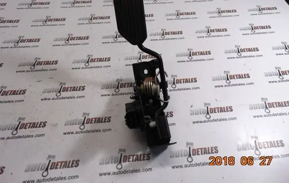 Toyota Avensis T250 Accelerator throttle pedal