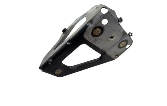 Audi A6 S6 C6 4F Fender mounting bracket 4F0821136A