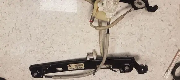 Dodge Caliber Front door window regulator with motor 05074798AA 05074798AAE