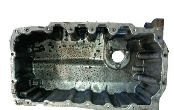 Volkswagen Touran I Oil sump 03G103603Q