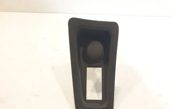 BMW 1 E81 E87 Cigarette lighter front 9110412 51169110412