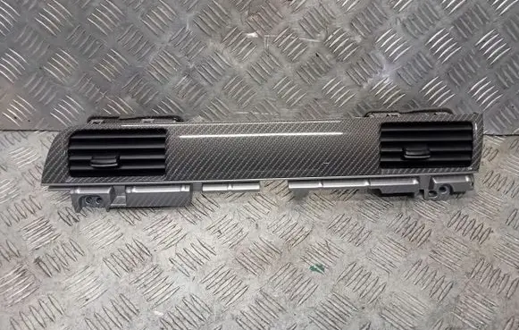 Mitsubishi Outlander Dash center air vent grill