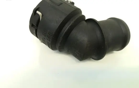 Volkswagen Polo IV 9N3 Engine coolant pipe/hose 1C0122291