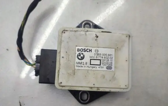 BMW 5 E60 E61 ESP acceleration yaw rate sensor 6774602