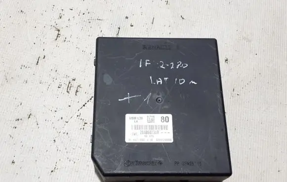 Renault Latitude (L70) Fuse module 284B60738R