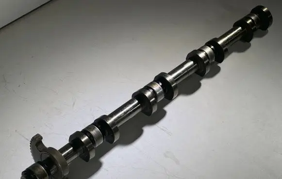 BMW 5 F10 F11 Camshaft 7604862