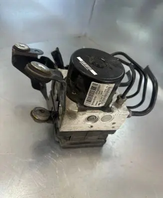 Volvo V70 ABS Pump 31423347 10021210024 A426G