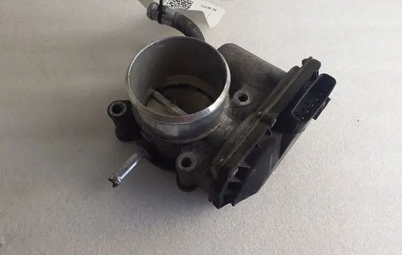 KIA Sportage Throttle valve 583301E05 600001E04