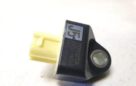 Toyota Hilux (AN120, AN130) Airbag deployment crash/impact sensor 898310K040