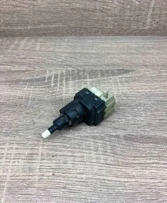 Audi A4 S4 B6 8E 8H Brake pedal sensor switch 1K2945511